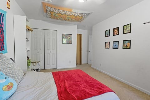 Floor plan for 2 beds, 1.5 baths, 1140 sqft